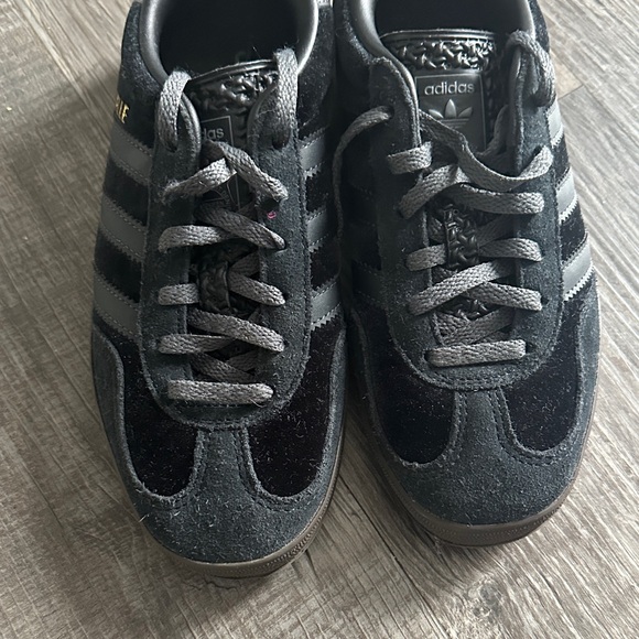 Adidas Black Gazelle women’s size 5 black velvet and suede - Picture 8 of 11